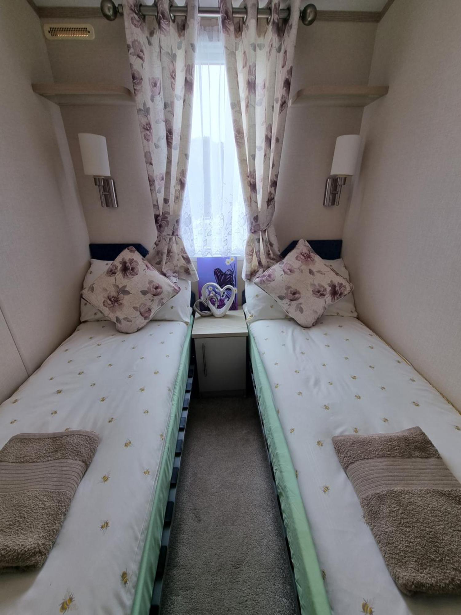 Static Caravan To Hire , Hoburne Devon Bay Hotell Goodrington Exteriör bild