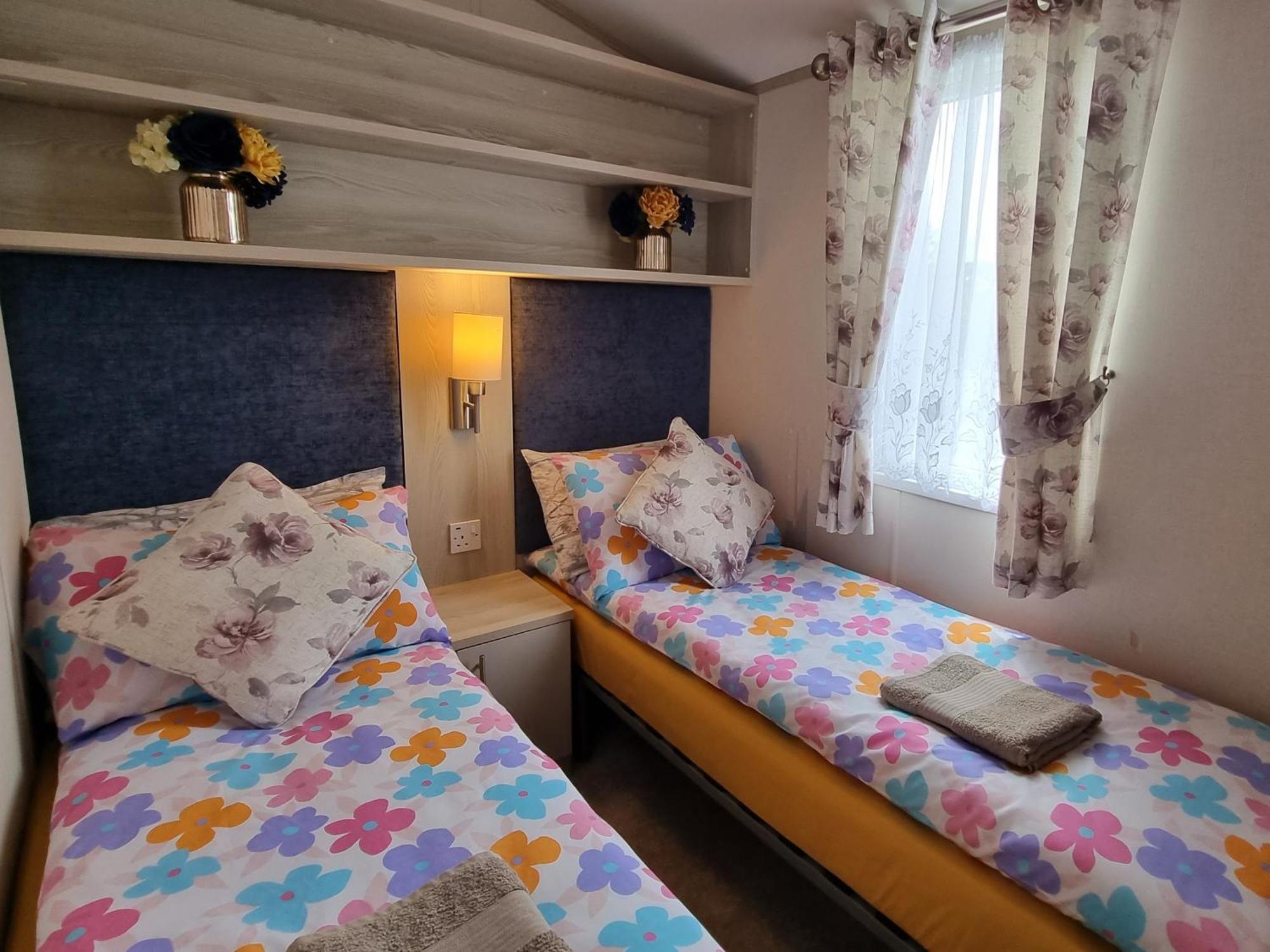 Static Caravan To Hire , Hoburne Devon Bay Hotell Goodrington Exteriör bild